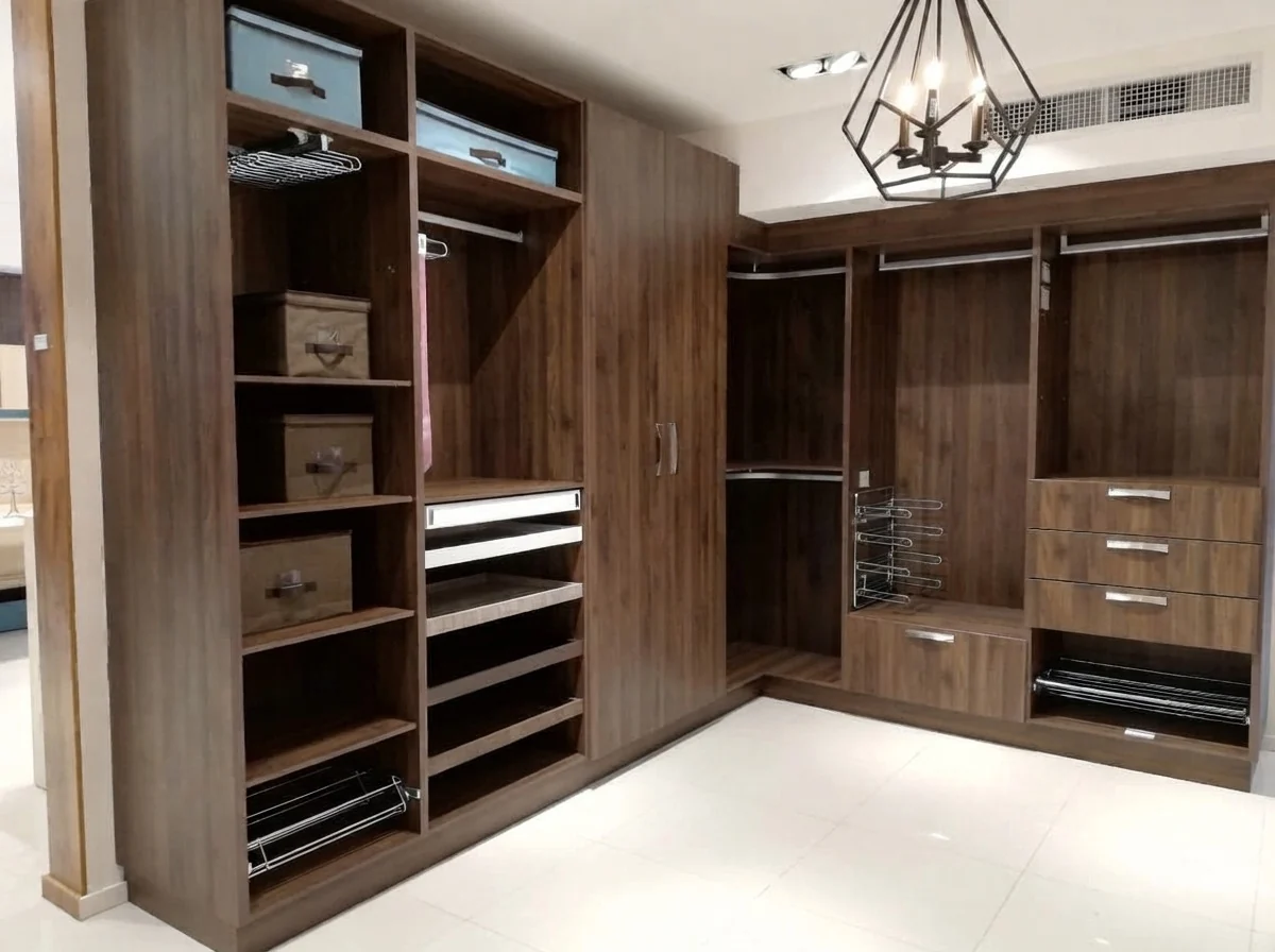 Closet walk-in en madera