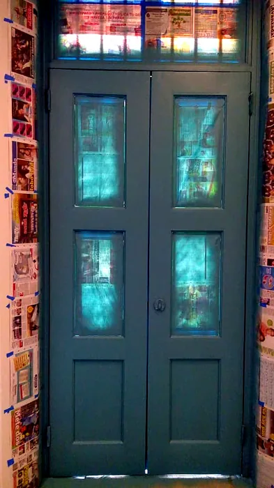 Puerta patrimonial en restauración
