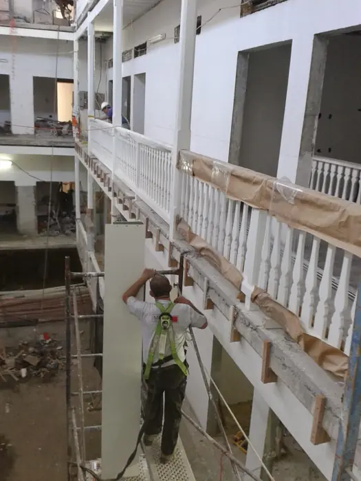 Trabajo en altura — barandas